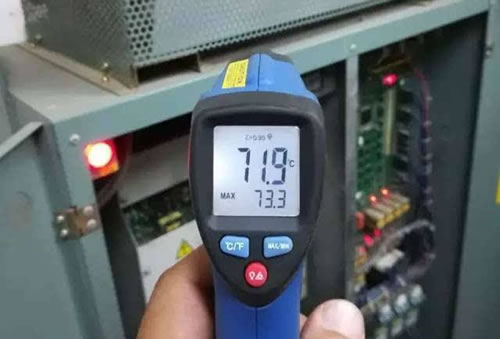 別墅電梯控制柜中暑