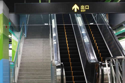 地鐵自動扶梯